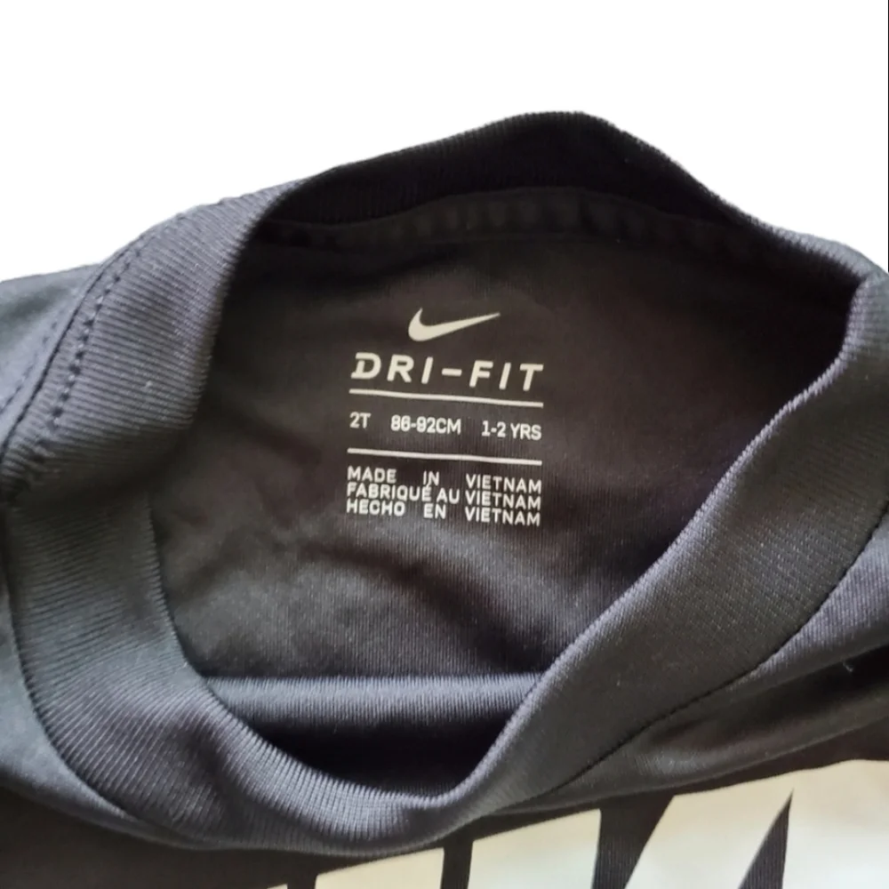 Nike 2‎ piece toddler set. Size 2T